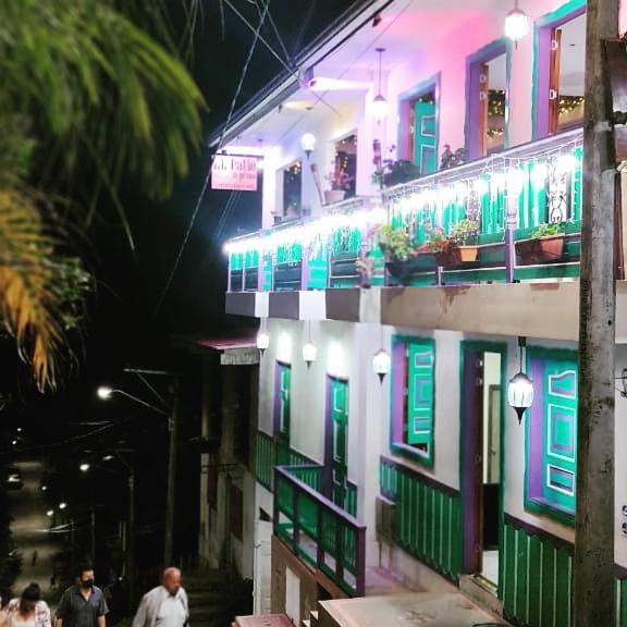 Hospedaje Los Balcones ซาเลนโต ภายนอก รูปภาพ